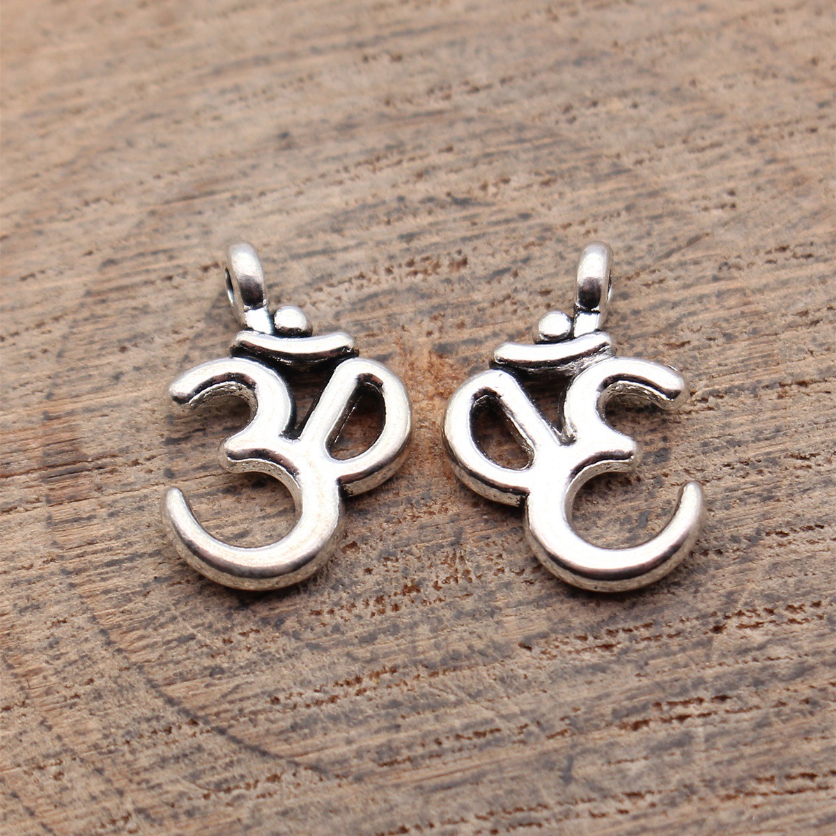 Zawieszka Symbol Medytacji Om  – Jewelry Making The Well recenzja i cena